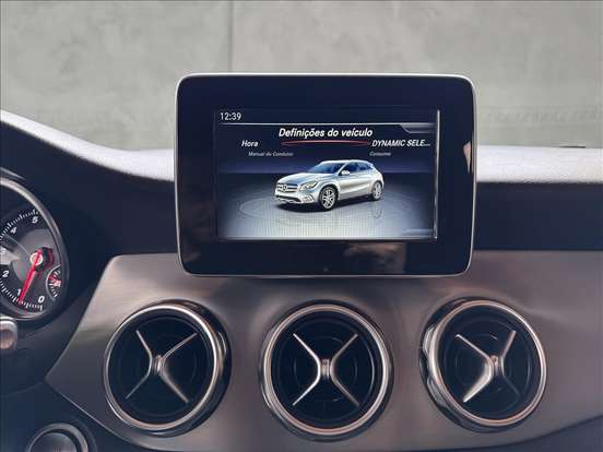 MERCEDES-BENZ-GLA 200-2018
