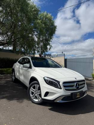 MERCEDES-BENZ GLA 200 1.6 CGI VISION 16V TURBO FLEX 4P AUTOMÁTICO
