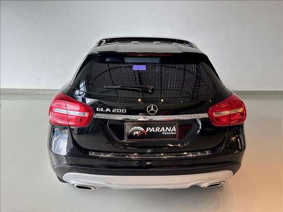 MERCEDES-BENZ-GLA 200-1.6 CGI VISION BLACK EDITION 16V TURBO FLEX 4P AUTOMÁTICO MERCEDES-BENZ-GLA 200-2015