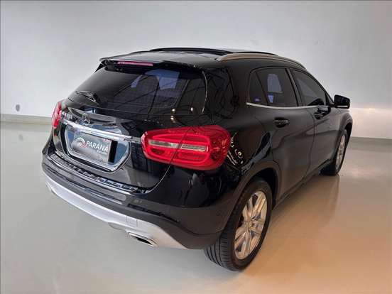 MERCEDES-BENZ-GLA 200-2015