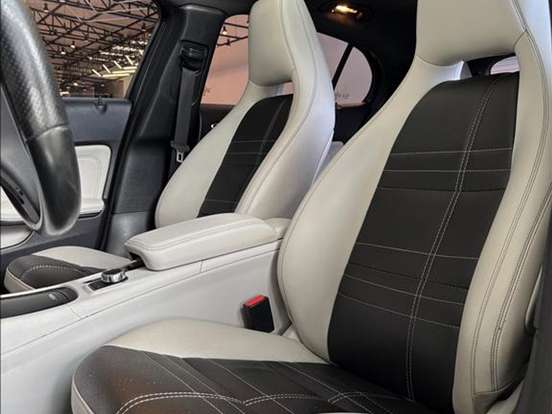 MERCEDES-BENZ-GLA 200-2015