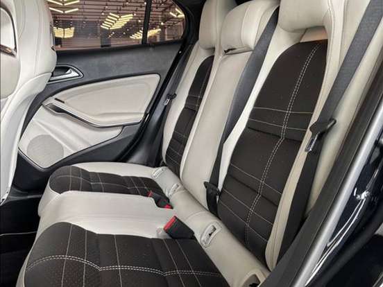 MERCEDES-BENZ-GLA 200-2015