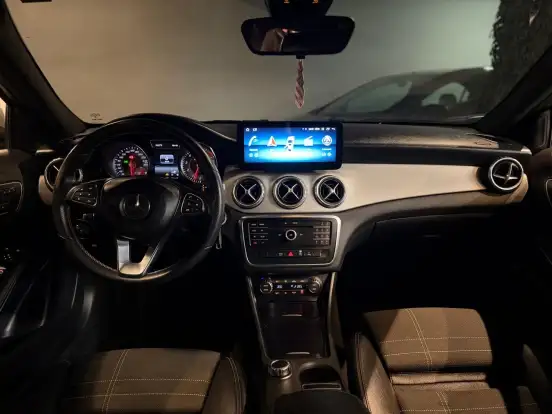 MERCEDES-BENZ-GLA 250-2016