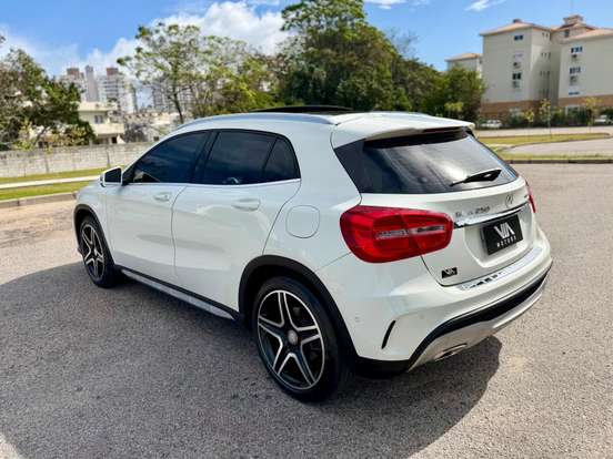 MERCEDES-BENZ-GLA 250-2016