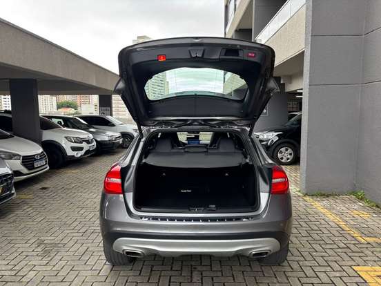 MERCEDES-BENZ-GLA 250-2017