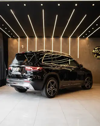 MERCEDES-BENZ-GLB 200-2021