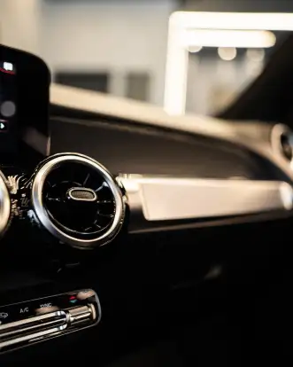 MERCEDES-BENZ-GLB 200-2021