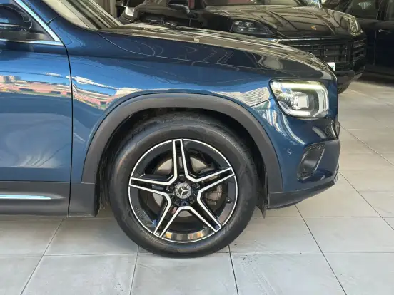 MERCEDES-BENZ-GLB 200-2021