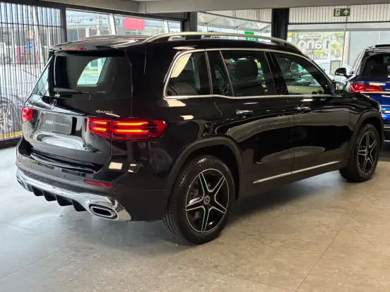 MERCEDES-BENZ-GLB 220-2025
