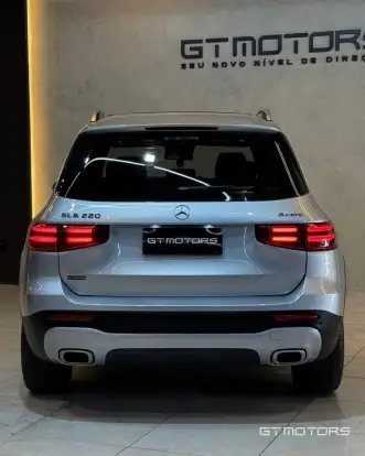 MERCEDES-BENZ-GLB 220-2024