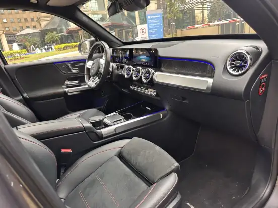 MERCEDES-BENZ-GLB 35 AMG-2022