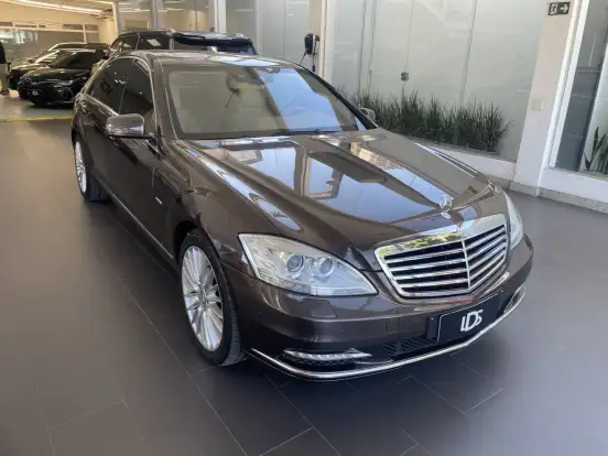 MERCEDES-BENZ-S 500 L-4.7 V8 32V BITURBO GASOLINA 4P AUTOMÁTICO MERCEDES-BENZ-S 500 L-2011