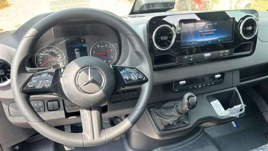 MERCEDES-BENZ-SPRINTER-2025