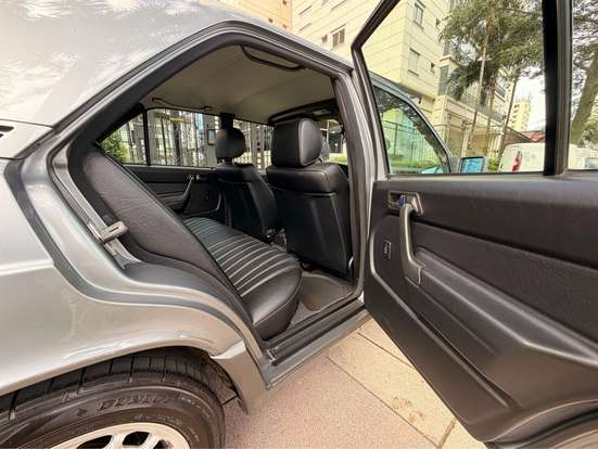 MERCEDES-BENZ-190 E-1992