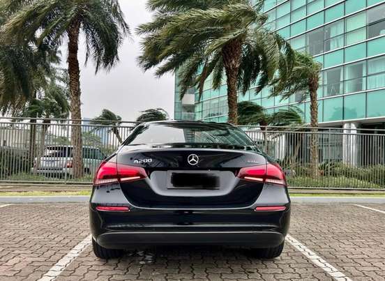 MERCEDES-BENZ-A 200-2019