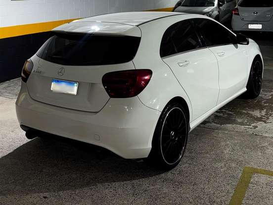MERCEDES-BENZ-A 200-1.6 TURBO URBAN 16V GASOLINA 4P AUTOMÁTICO MERCEDES-BENZ-A 200-2014