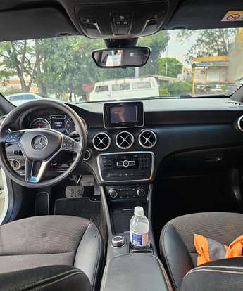 MERCEDES-BENZ-A 200-2014
