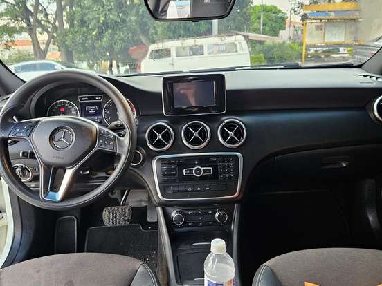 MERCEDES-BENZ-A 200-1.6 TURBO URBAN 16V GASOLINA 4P AUTOMÁTICO MERCEDES-BENZ-A 200-2014