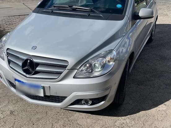 MERCEDES-BENZ-B 180-1.7 8V GASOLINA 4P AUTOMÁTICO MERCEDES-BENZ-B 180-2011