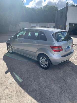 MERCEDES-BENZ-B 180-2011