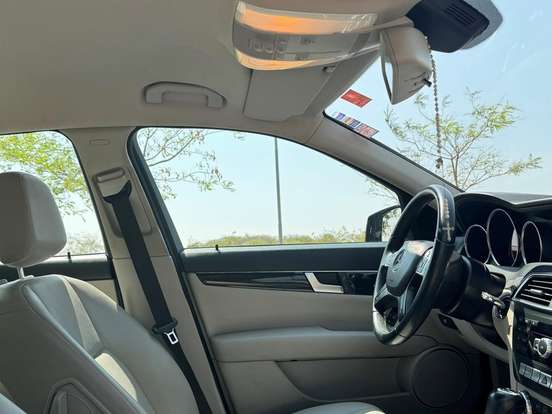 MERCEDES-BENZ-C 180-1.6 CGI SPORT 16V TURBO GASOLINA 4P AUTOMÁTICO MERCEDES-BENZ-C 180-2013