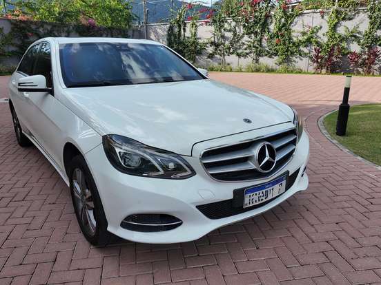 MERCEDES-BENZ-E 250-2.0 AVANTGARDE 16V TURBO GASOLINA 4P AUTOMÁTICO MERCEDES-BENZ-E 250-2013