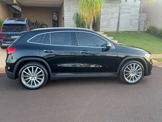 MERCEDES-BENZ-GLA 200-2022