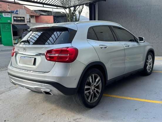 MERCEDES-BENZ-GLA 200-1.6 CGI ADVANCE 16V TURBO GASOLINA 4P AUTOMÁTICO MERCEDES-BENZ-GLA 200-2014