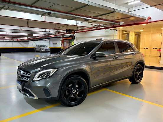 MERCEDES-BENZ-GLA 200-2018
