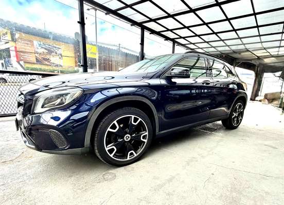 MERCEDES-BENZ-GLA 200-2018