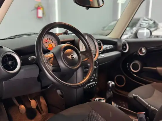 MINI-COOPER-2010
