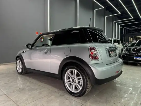 MINI-COOPER-2010