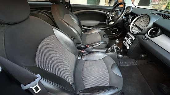 MINI-COOPER-2009