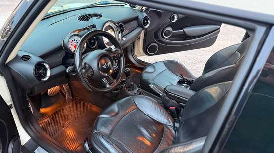 MINI-COOPER-2010