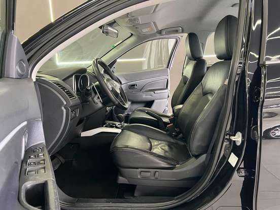 MITSUBISHI-ASX-2011