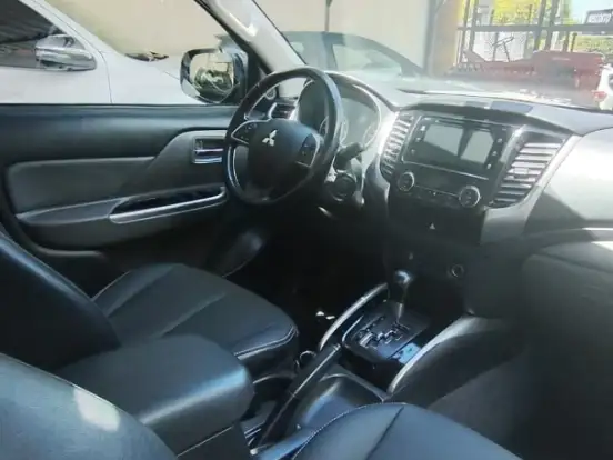 MITSUBISHI-L200 TRITON-2.4 16V TURBO DIESEL SPORT HPE TOP CD 4P 4X4 AUTOMÁTICO MITSUBISHI-L200 TRITON-2017