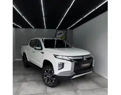 MITSUBISHI L200 TRITON 2.4 16V TURBO DIESEL SPORT HPE-S CD 4P 4X4 AUTOMÁTICO MITSUBISHI L200 TRITON 2.4 16V TURBO DIESEL SPORT HPE-S CD 4P 4X4 AUTOMÁTICO