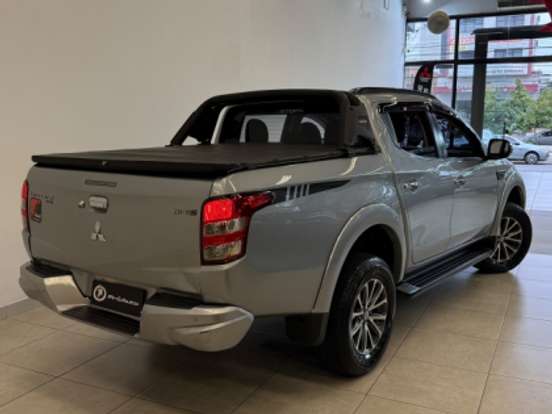 MITSUBISHI-L200 TRITON-2.4 16V TURBO DIESEL SPORT HPE-S CD 4P 4X4 AUTOMÁTICO MITSUBISHI-L200 TRITON-2019