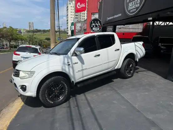 MITSUBISHI-L200 TRITON-3.2 HPE 4X4 CD 16V TURBO INTERCOOLER DIESEL 4P AUTOMÁTICO MITSUBISHI-L200 TRITON-2014