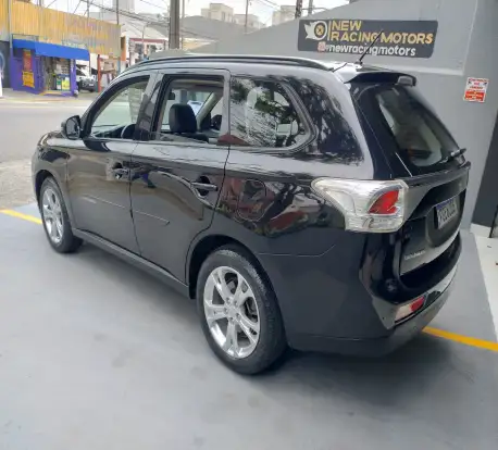 MITSUBISHI-OUTLANDER-2.0 16V GASOLINA 4P AUTOMÁTICO MITSUBISHI-OUTLANDER-2013
