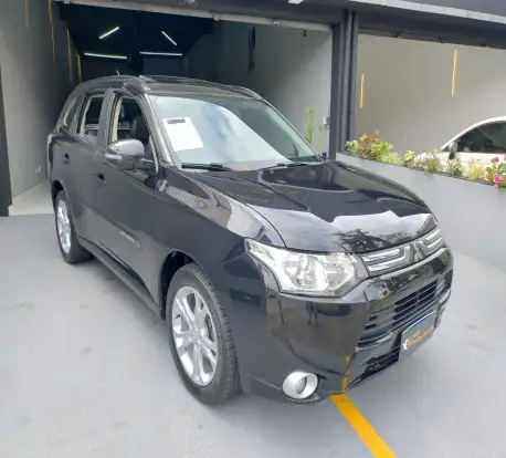 MITSUBISHI-OUTLANDER-2.0 16V GASOLINA 4P AUTOMÁTICO MITSUBISHI-OUTLANDER-2013