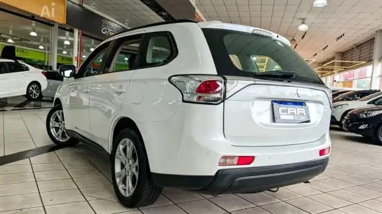 MITSUBISHI-OUTLANDER-2.0 16V GASOLINA 4P AUTOMÁTICO MITSUBISHI-OUTLANDER-2014