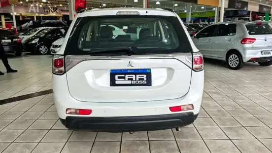 MITSUBISHI-OUTLANDER-2014