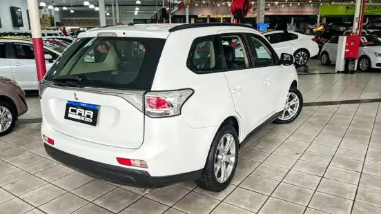 MITSUBISHI-OUTLANDER-2.0 16V GASOLINA 4P AUTOMÁTICO MITSUBISHI-OUTLANDER-2014