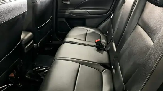 MITSUBISHI-OUTLANDER-2.0 16V GASOLINA 4P AUTOMÁTICO MITSUBISHI-OUTLANDER-2014