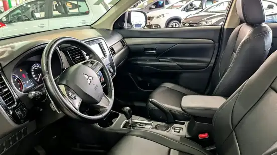MITSUBISHI-OUTLANDER-2.0 16V GASOLINA 4P AUTOMÁTICO MITSUBISHI-OUTLANDER-2014