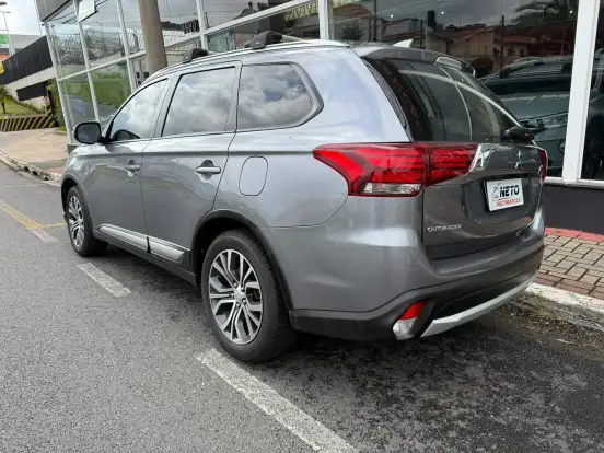 MITSUBISHI-OUTLANDER-2017