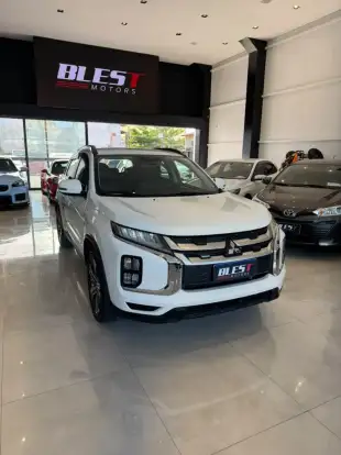 MITSUBISHI-OUTLANDER-2021
