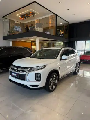 MITSUBISHI-OUTLANDER-2021