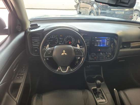 MITSUBISHI-OUTLANDER-2.0 16V GASOLINA 4P AUTOMÁTICO MITSUBISHI-OUTLANDER-2015